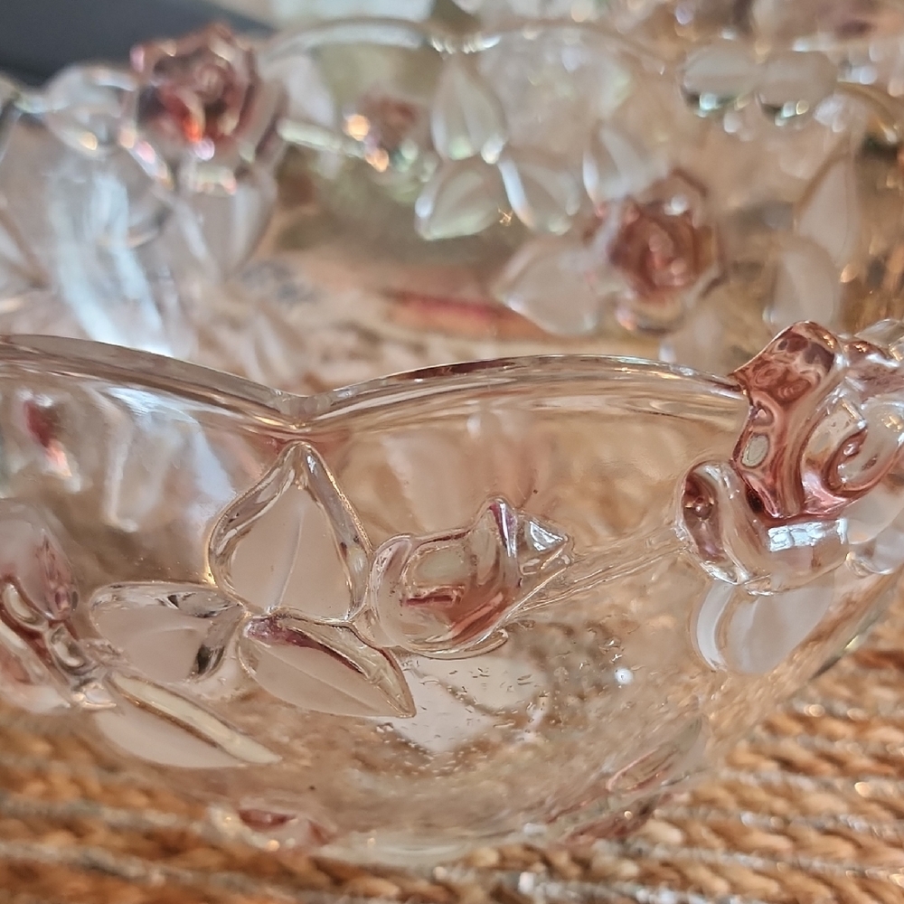 9x6 Large Mikasa Bowl In Frosted And Rose Color
